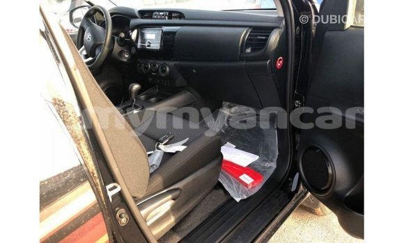သွင်းကုန် Toyota Hilux Black ကား Import - Dubai Ayeyarwady သွင်းကုန် Toyota Hilux Black ကား Import - Dubai Ayeyarwady