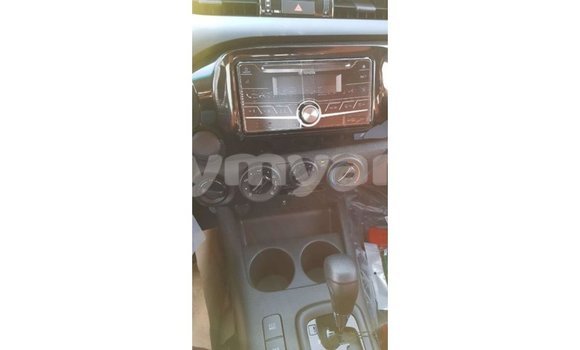 သွင်းကုန် Toyota Hilux Black ကား Import - Dubai Ayeyarwady သွင်းကုန် Toyota Hilux Black ကား Import - Dubai Ayeyarwady