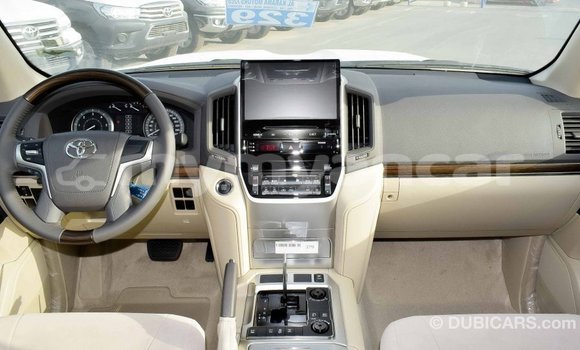 Acheter Import Voiture Toyota Land Cruiser Blanc à Import - Dubai, #<Region:0x000000000c5121b8> Acheter Import Voiture Toyota Land Cruiser Blanc à Import - Dubai, #<Region:0x000000000c5121b8>