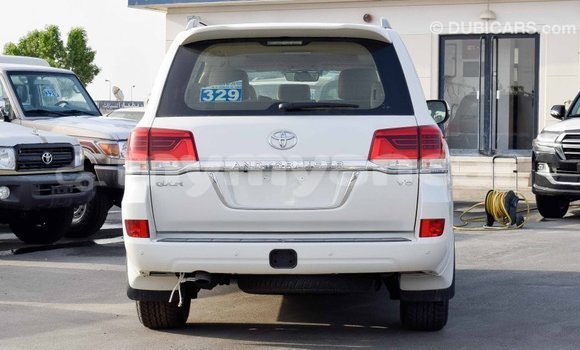 Acheter Import Voiture Toyota Land Cruiser Blanc à Import - Dubai, #<Region:0x000000000c5121b8> Acheter Import Voiture Toyota Land Cruiser Blanc à Import - Dubai, #<Region:0x000000000c5121b8>