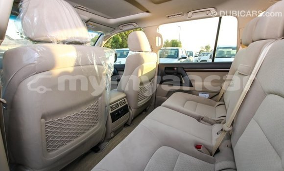 Buy Import Toyota Land Cruiser White Car in Import - Dubai in Ayeyarwady Buy Import Toyota Land Cruiser White Car in Import - Dubai in Ayeyarwady