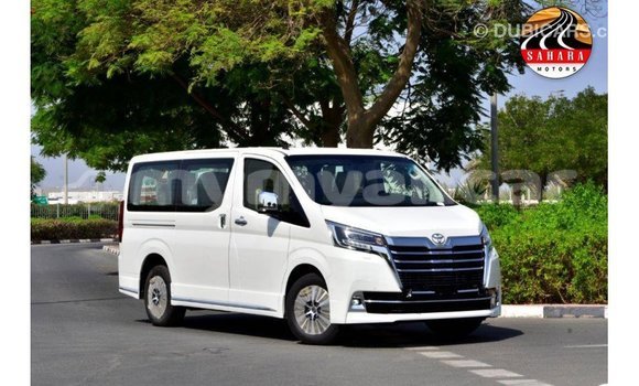 Buy Import Toyota Granvia White Car in Import - Dubai in Ayeyarwady Buy Import Toyota Granvia White Car in Import - Dubai in Ayeyarwady