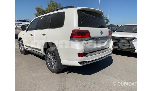 Buy Import Toyota Land Cruiser White Car in Import - Dubai in Ayeyarwady Buy Import Toyota Land Cruiser White Car in Import - Dubai in Ayeyarwady