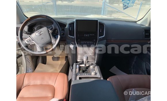 Buy Import Toyota Land Cruiser White Car in Import - Dubai in Ayeyarwady Buy Import Toyota Land Cruiser White Car in Import - Dubai in Ayeyarwady