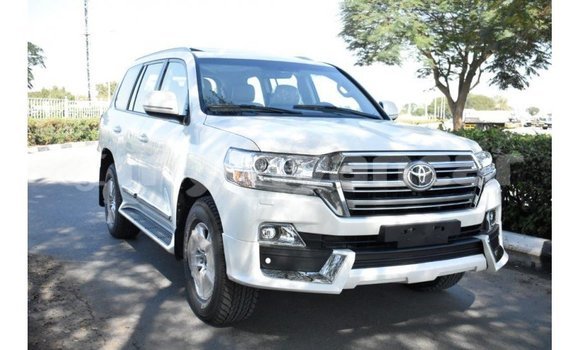 Buy Import Toyota Land Cruiser White Car in Import - Dubai in Ayeyarwady Buy Import Toyota Land Cruiser White Car in Import - Dubai in Ayeyarwady