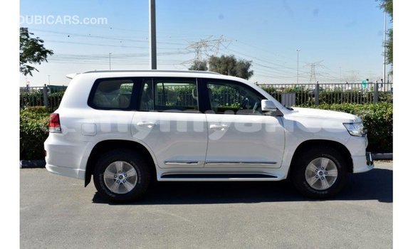 Buy Import Toyota Land Cruiser White Car in Import - Dubai in Ayeyarwady Buy Import Toyota Land Cruiser White Car in Import - Dubai in Ayeyarwady
