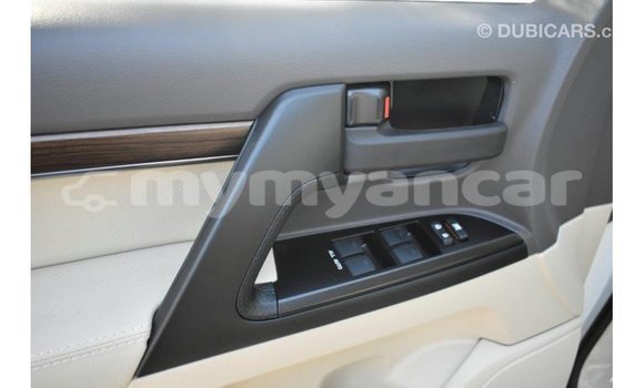 Buy Import Toyota Land Cruiser White Car in Import - Dubai in Ayeyarwady Buy Import Toyota Land Cruiser White Car in Import - Dubai in Ayeyarwady