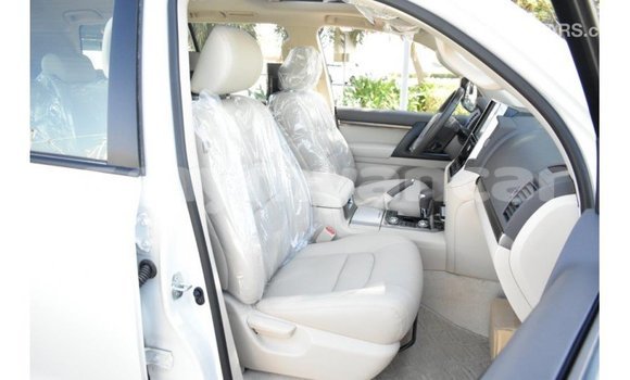 Buy Import Toyota Land Cruiser White Car in Import - Dubai in Ayeyarwady Buy Import Toyota Land Cruiser White Car in Import - Dubai in Ayeyarwady