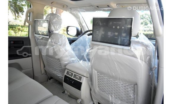 Buy Import Toyota Land Cruiser White Car in Import - Dubai in Ayeyarwady Buy Import Toyota Land Cruiser White Car in Import - Dubai in Ayeyarwady