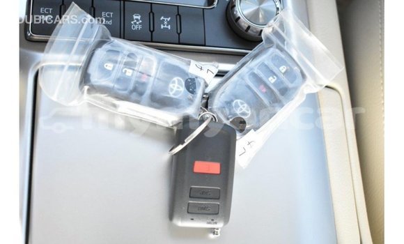 Buy Import Toyota Land Cruiser White Car in Import - Dubai in Ayeyarwady Buy Import Toyota Land Cruiser White Car in Import - Dubai in Ayeyarwady