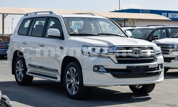 Buy Import Toyota Land Cruiser White Car in Import - Dubai in Ayeyarwady Buy Import Toyota Land Cruiser White Car in Import - Dubai in Ayeyarwady