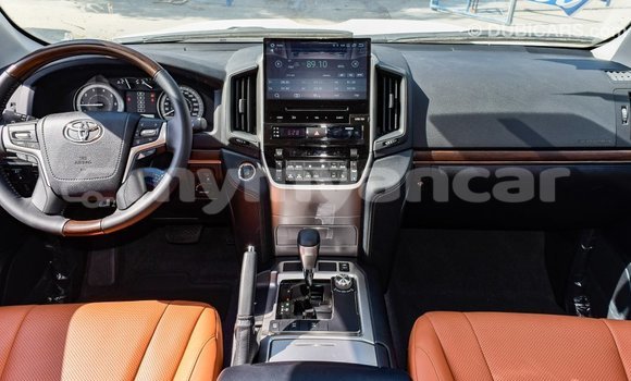 Buy Import Toyota Land Cruiser White Car in Import - Dubai in Ayeyarwady Buy Import Toyota Land Cruiser White Car in Import - Dubai in Ayeyarwady