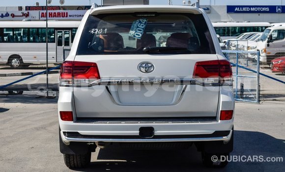 Buy Import Toyota Land Cruiser White Car in Import - Dubai in Ayeyarwady Buy Import Toyota Land Cruiser White Car in Import - Dubai in Ayeyarwady