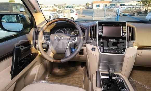 Buy Import Toyota Land Cruiser White Car in Import - Dubai in Ayeyarwady Buy Import Toyota Land Cruiser White Car in Import - Dubai in Ayeyarwady