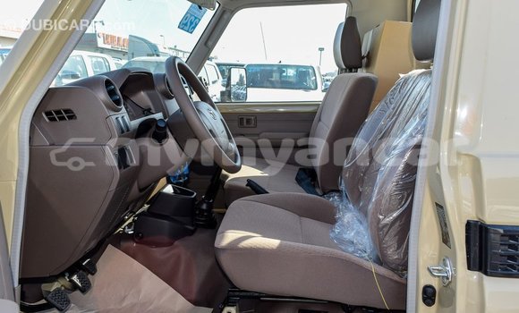 Acheter Import Voiture Toyota Land Cruiser Beige à Import - Dubai, #<Region:0x000000000c5121b8> Acheter Import Voiture Toyota Land Cruiser Beige à Import - Dubai, #<Region:0x000000000c5121b8>