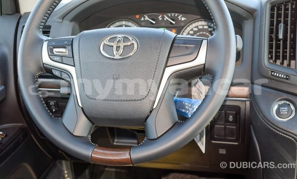 Buy Import Toyota Land Cruiser White Car in Import - Dubai in Ayeyarwady Buy Import Toyota Land Cruiser White Car in Import - Dubai in Ayeyarwady