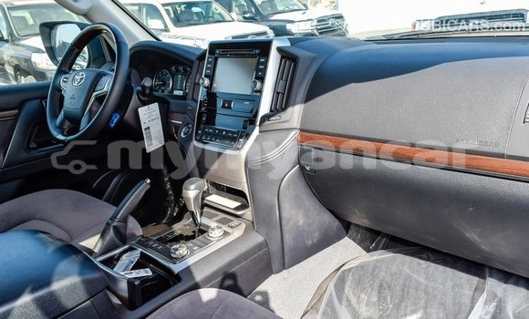 Buy Import Toyota Land Cruiser White Car in Import - Dubai in Ayeyarwady Buy Import Toyota Land Cruiser White Car in Import - Dubai in Ayeyarwady
