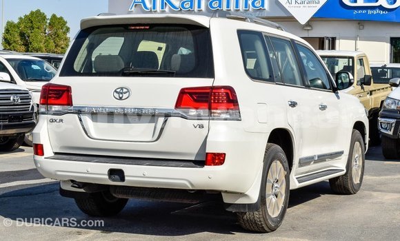 Buy Import Toyota Land Cruiser White Car in Import - Dubai in Ayeyarwady Buy Import Toyota Land Cruiser White Car in Import - Dubai in Ayeyarwady