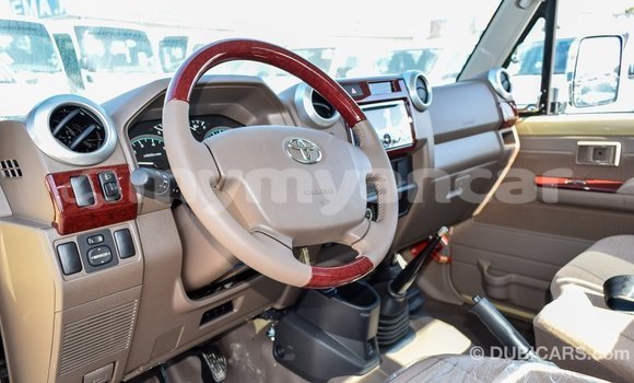 Buy Import Toyota Land Cruiser Beige Car in Import - Dubai in Ayeyarwady Buy Import Toyota Land Cruiser Beige Car in Import - Dubai in Ayeyarwady