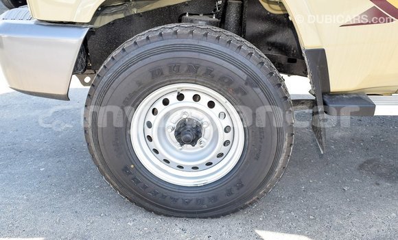 Buy Import Toyota Land Cruiser Beige Car in Import - Dubai in Ayeyarwady Buy Import Toyota Land Cruiser Beige Car in Import - Dubai in Ayeyarwady
