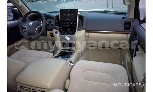 Acheter Import Voiture Toyota Land Cruiser Blanc à Import - Dubai, #<Region:0x000000000c5121b8> Acheter Import Voiture Toyota Land Cruiser Blanc à Import - Dubai, #<Region:0x000000000c5121b8>