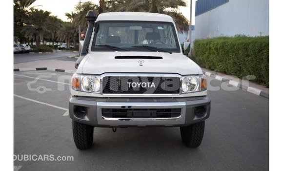 Buy Import Toyota Land Cruiser White Car in Import - Dubai in Ayeyarwady Buy Import Toyota Land Cruiser White Car in Import - Dubai in Ayeyarwady
