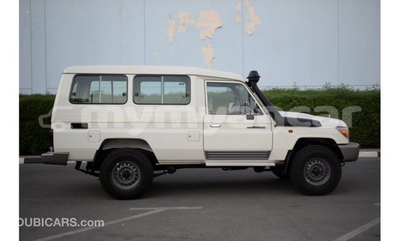 Buy Import Toyota Land Cruiser White Car in Import - Dubai in Ayeyarwady Buy Import Toyota Land Cruiser White Car in Import - Dubai in Ayeyarwady