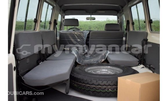 Buy Import Toyota Land Cruiser White Car in Import - Dubai in Ayeyarwady Buy Import Toyota Land Cruiser White Car in Import - Dubai in Ayeyarwady