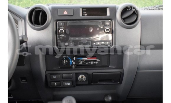 Buy Import Toyota Land Cruiser White Car in Import - Dubai in Ayeyarwady Buy Import Toyota Land Cruiser White Car in Import - Dubai in Ayeyarwady