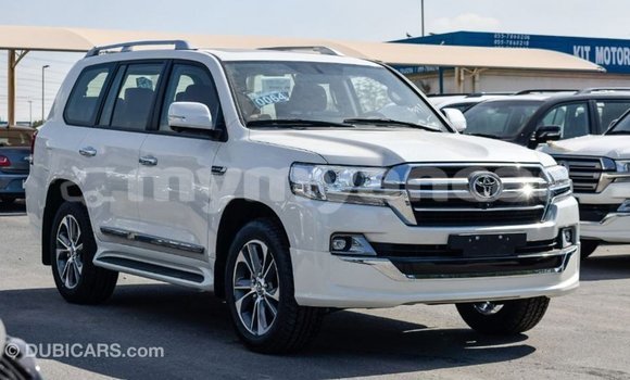 Buy Import Toyota Land Cruiser White Car in Import - Dubai in Ayeyarwady Buy Import Toyota Land Cruiser White Car in Import - Dubai in Ayeyarwady
