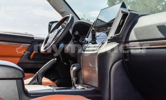 Buy Import Toyota Land Cruiser White Car in Import - Dubai in Ayeyarwady Buy Import Toyota Land Cruiser White Car in Import - Dubai in Ayeyarwady