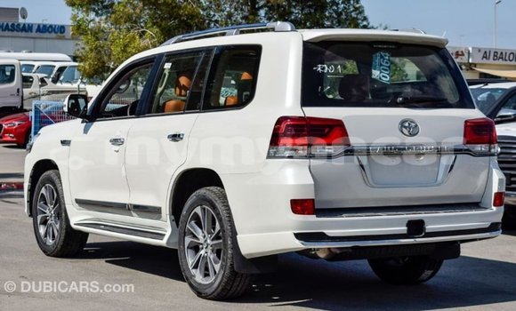 Buy Import Toyota Land Cruiser White Car in Import - Dubai in Ayeyarwady Buy Import Toyota Land Cruiser White Car in Import - Dubai in Ayeyarwady
