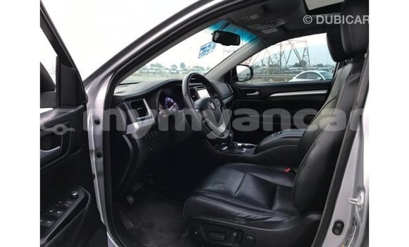 Buy Import Toyota Highlander Other Car in Import - Dubai in Ayeyarwady Buy Import Toyota Highlander Other Car in Import - Dubai in Ayeyarwady