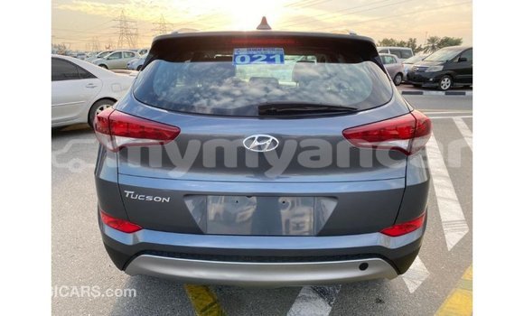 သွင်းကုန် Hyundai Tucson White ကား Import - Dubai Ayeyarwady သွင်းကုန် Hyundai Tucson White ကား Import - Dubai Ayeyarwady