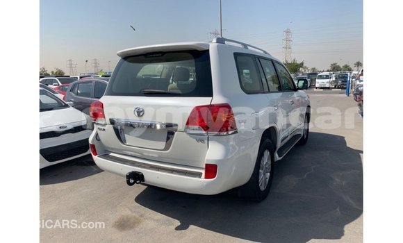 Acheter Import Voiture Toyota Land Cruiser Blanc à Import - Dubai, #<Region:0x000000000c5121b8> Acheter Import Voiture Toyota Land Cruiser Blanc à Import - Dubai, #<Region:0x000000000c5121b8>