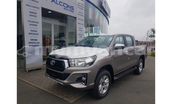 Buy Import Toyota Hilux Other Car in Import - Dubai in Ayeyarwady Buy Import Toyota Hilux Other Car in Import - Dubai in Ayeyarwady