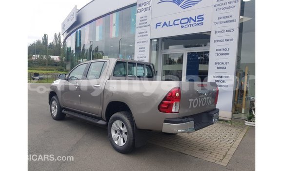 Buy Import Toyota Hilux Other Car in Import - Dubai in Ayeyarwady Buy Import Toyota Hilux Other Car in Import - Dubai in Ayeyarwady