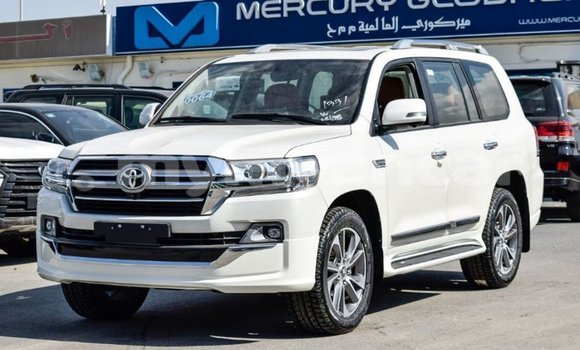 Buy Import Toyota Land Cruiser White Car in Import - Dubai in Ayeyarwady Buy Import Toyota Land Cruiser White Car in Import - Dubai in Ayeyarwady