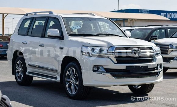 Buy Import Toyota Land Cruiser White Car in Import - Dubai in Ayeyarwady Buy Import Toyota Land Cruiser White Car in Import - Dubai in Ayeyarwady