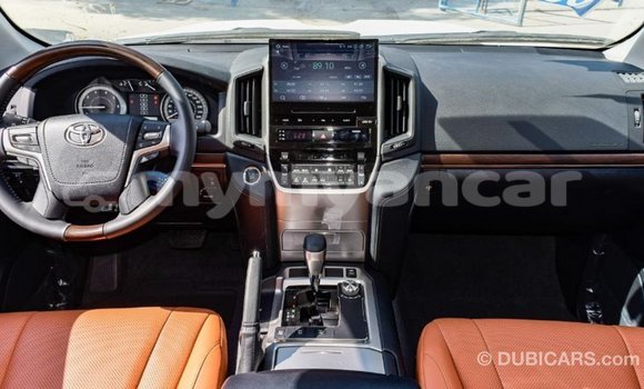 Buy Import Toyota Land Cruiser White Car in Import - Dubai in Ayeyarwady Buy Import Toyota Land Cruiser White Car in Import - Dubai in Ayeyarwady