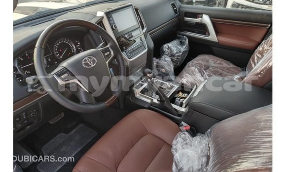 Buy Import Toyota Land Cruiser White Car in Import - Dubai in Ayeyarwady Buy Import Toyota Land Cruiser White Car in Import - Dubai in Ayeyarwady