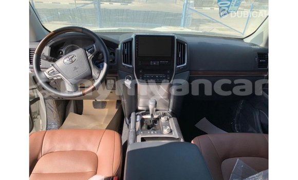 Buy Import Toyota Land Cruiser White Car in Import - Dubai in Ayeyarwady Buy Import Toyota Land Cruiser White Car in Import - Dubai in Ayeyarwady
