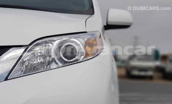 Buy Import Toyota Sienna White Car in Import - Dubai in Ayeyarwady Buy Import Toyota Sienna White Car in Import - Dubai in Ayeyarwady