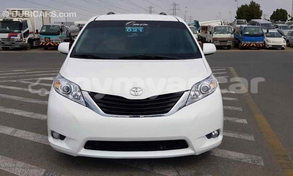 Buy Import Toyota Sienna White Car in Import - Dubai in Ayeyarwady Buy Import Toyota Sienna White Car in Import - Dubai in Ayeyarwady