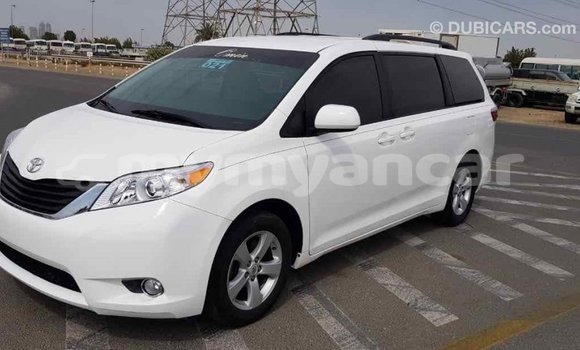 Buy Import Toyota Sienna White Car in Import - Dubai in Ayeyarwady Buy Import Toyota Sienna White Car in Import - Dubai in Ayeyarwady