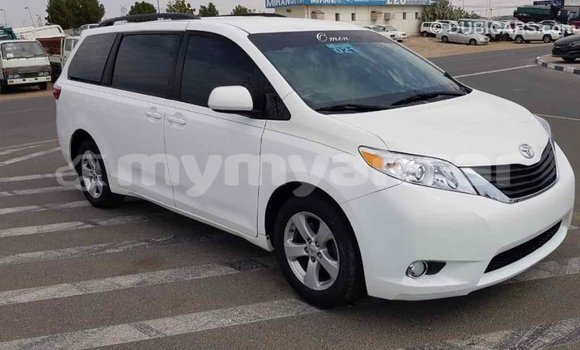Buy Import Toyota Sienna White Car in Import - Dubai in Ayeyarwady Buy Import Toyota Sienna White Car in Import - Dubai in Ayeyarwady