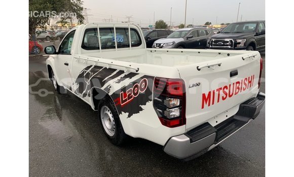 Buy Import Mitsubishi L200 White Car in Import - Dubai in Ayeyarwady Buy Import Mitsubishi L200 White Car in Import - Dubai in Ayeyarwady