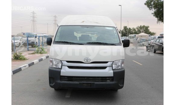 Buy Import Toyota Hiace White Car in Import - Dubai in Ayeyarwady Buy Import Toyota Hiace White Car in Import - Dubai in Ayeyarwady