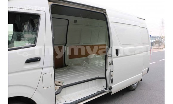Buy Import Toyota Hiace White Car in Import - Dubai in Ayeyarwady Buy Import Toyota Hiace White Car in Import - Dubai in Ayeyarwady