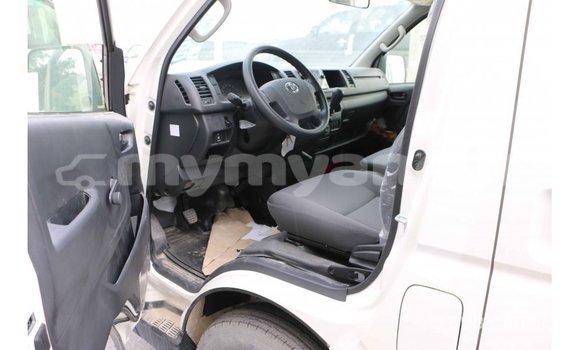 Buy Import Toyota Hiace White Car in Import - Dubai in Ayeyarwady Buy Import Toyota Hiace White Car in Import - Dubai in Ayeyarwady